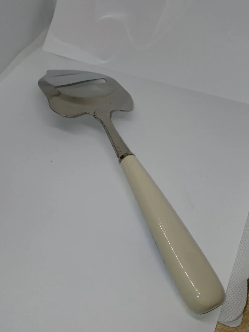 ANTIQUE STAINLESS STEEL CERAMIC HANDLE DELFT DUTCH WINDMILL CHEESE SLICER